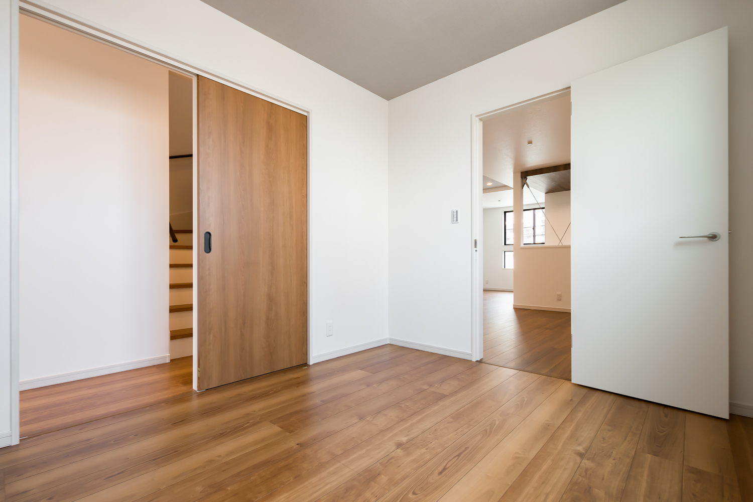 3階建て2世帯住宅